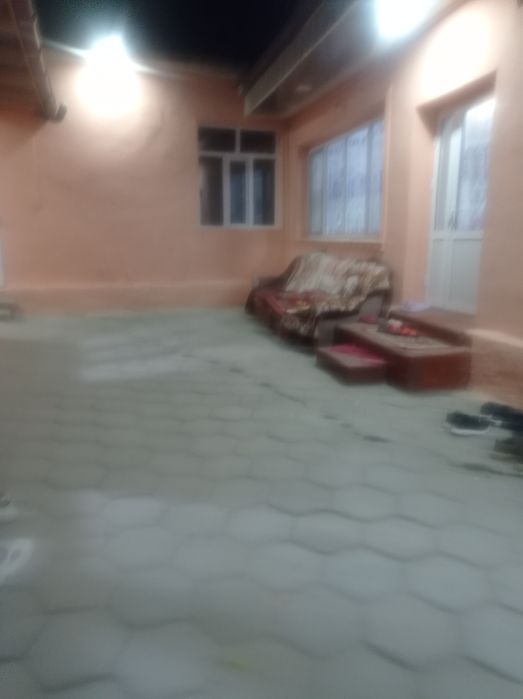 Срочна ховли сотилади.хамма шароити бор