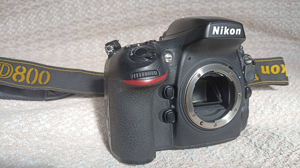 СРОЧНО!!! Продам  профессиональный фотоаппарат Nikon D800