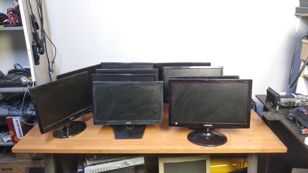 Мониторы 19" диагональ. 10 штук