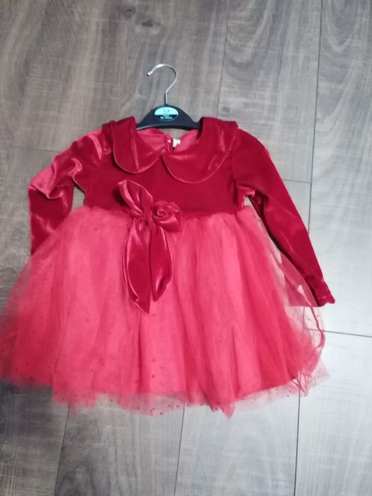 Rochite de Crăciun, 2 ani impecabile