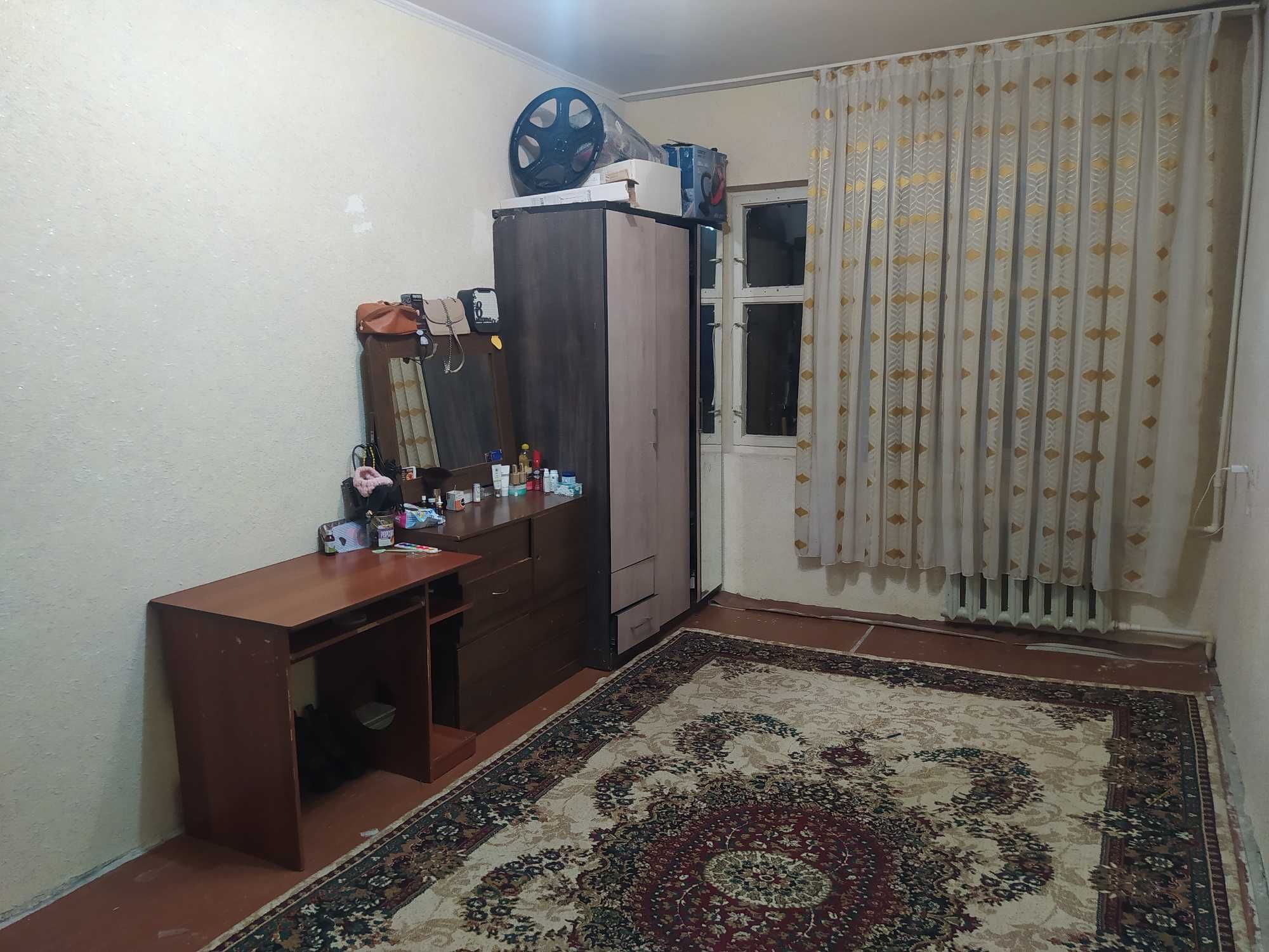 Продаётся 3х комнатная квартира 5В-мкр. _ 3х kvartira sotiladi 5v-mkr.