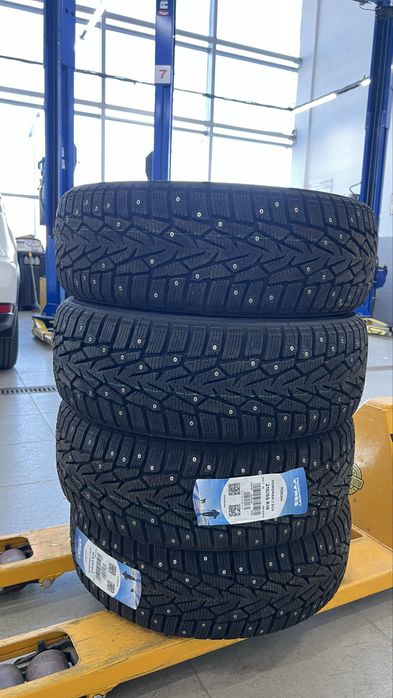 Зимние резины шипованные 215 65  R16 NOKIAN NORDMAN