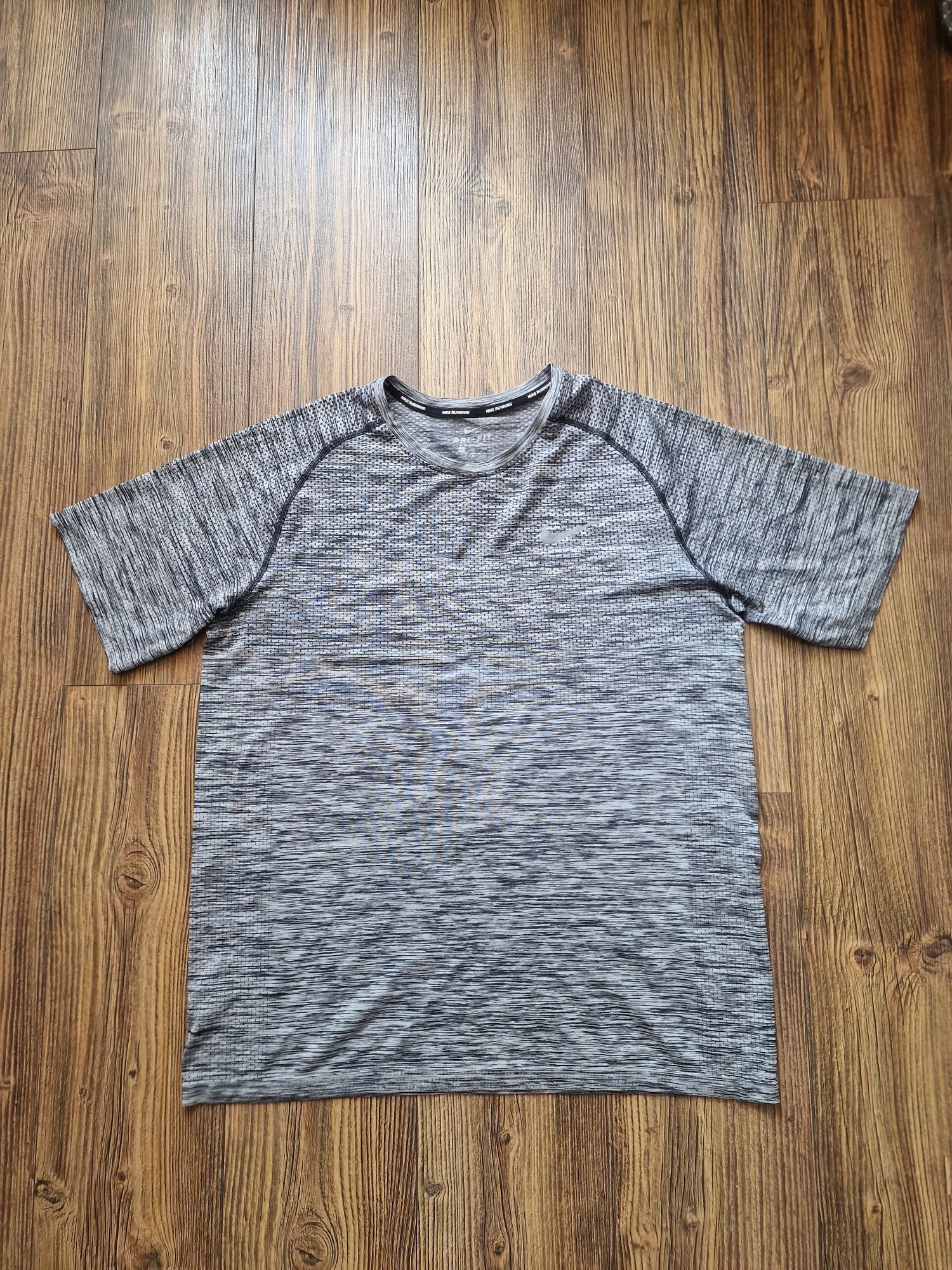 Страхотна мъжка тениска NIKE  размер XL/ 2XL