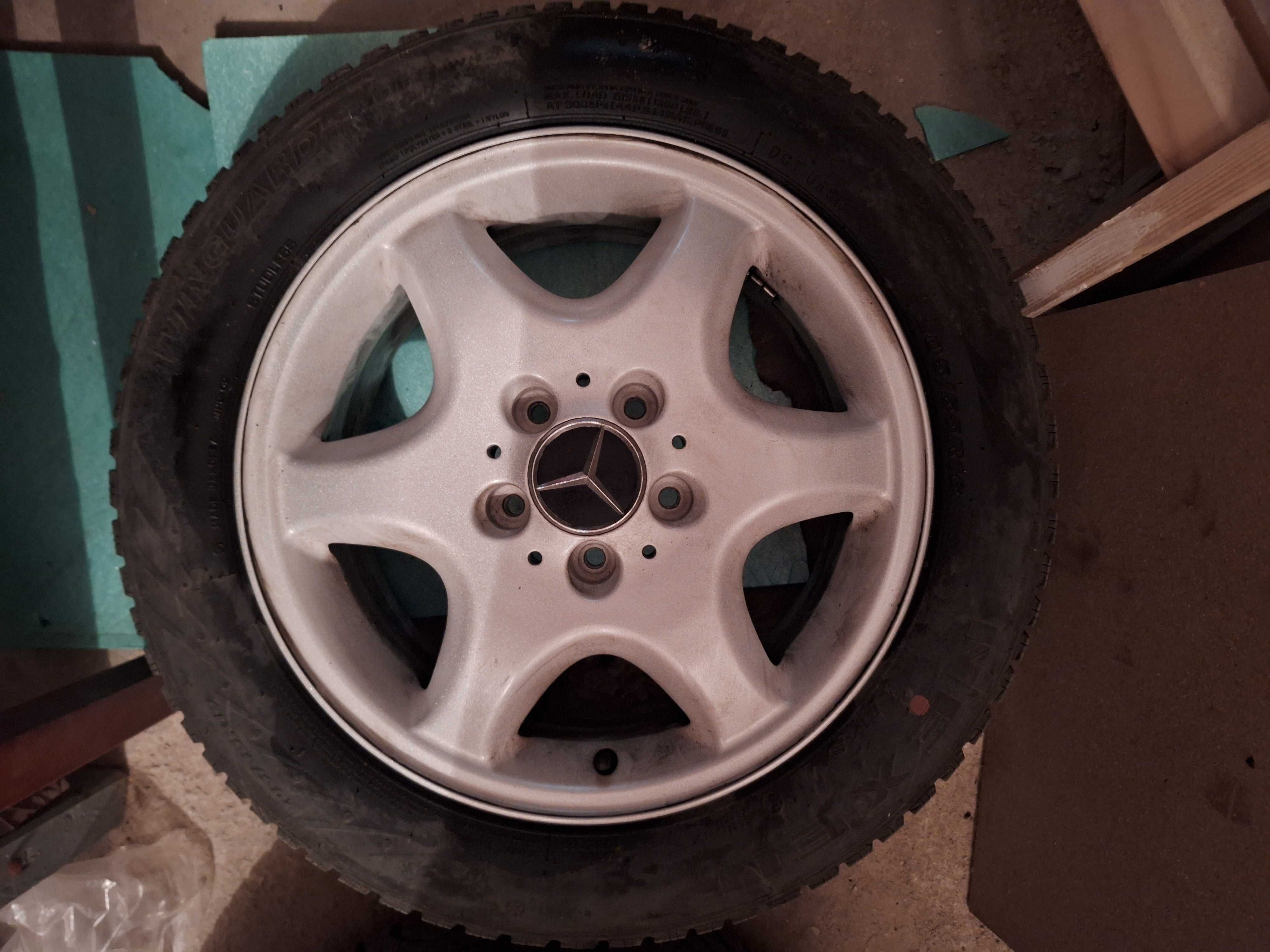 зимни гуми и джанти Мерцедес 16" + болтове