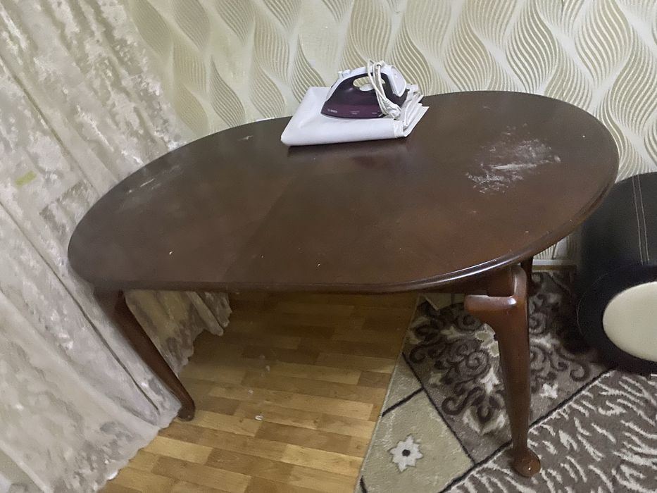 Стол для гостиной