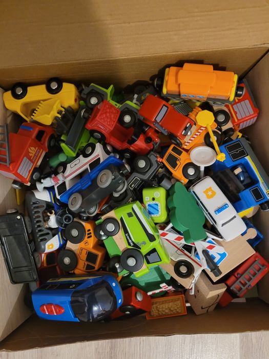 Gara sine tren extinsa.