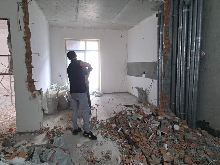 Демонтаж квартира подготовка к ремонту Копаем подвал