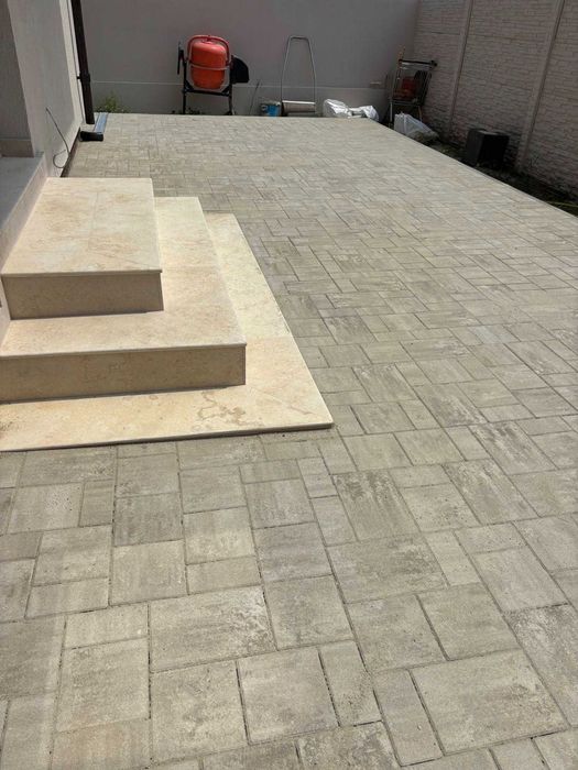 Propietar Vila individuala Cartierul Latin , Toamnei