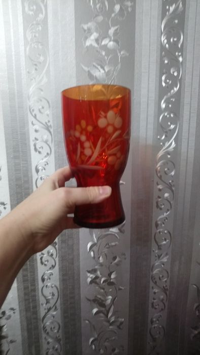 7000 тенге. Ваза времён СССР. Цветное стекло, ручная работа.