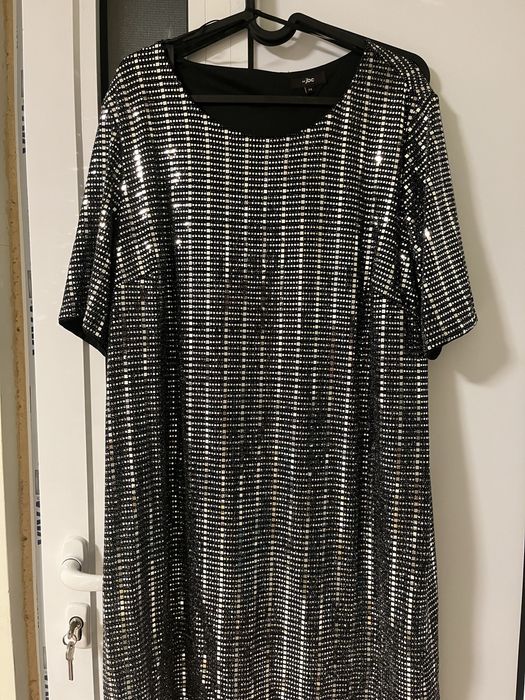 Парти рокля с пайети 44 като нова