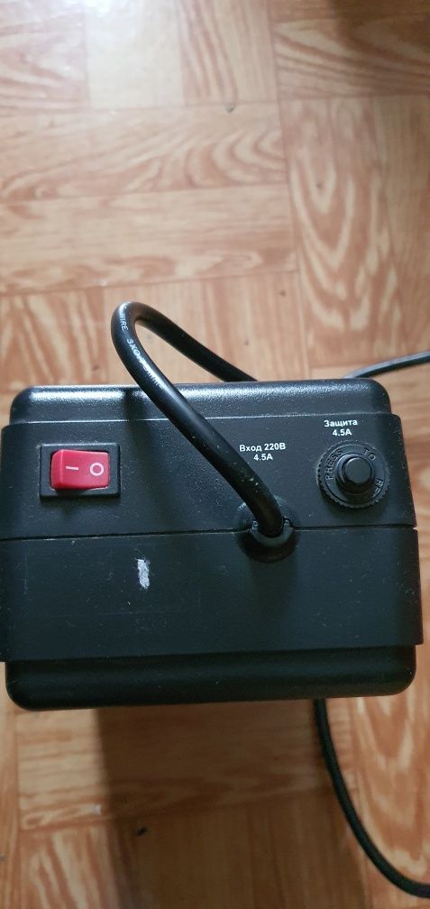 Стабилизатор сетевого напряжения SVC AVR-1007-G