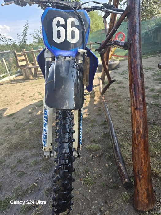 Vând Yamaha yzf 250cc
45cai 
Pinion lanț NOU
Garnitura de Carter NOU
S