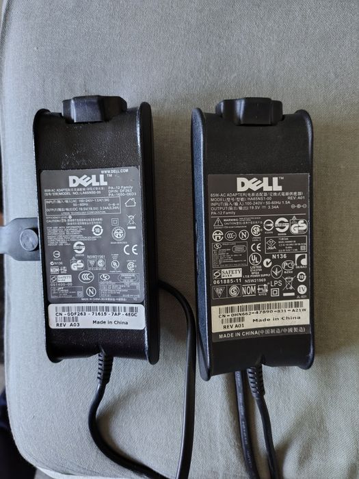 Vând încărcător dell 19.5 v  4.75A