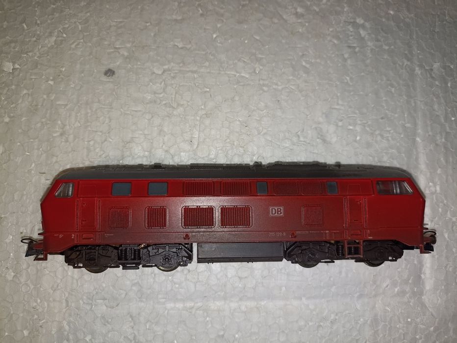 Locomotiva diesel 215 Roco trenulet electric scara HO