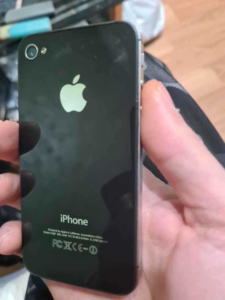 Продавам iphone А1387 и самсунг