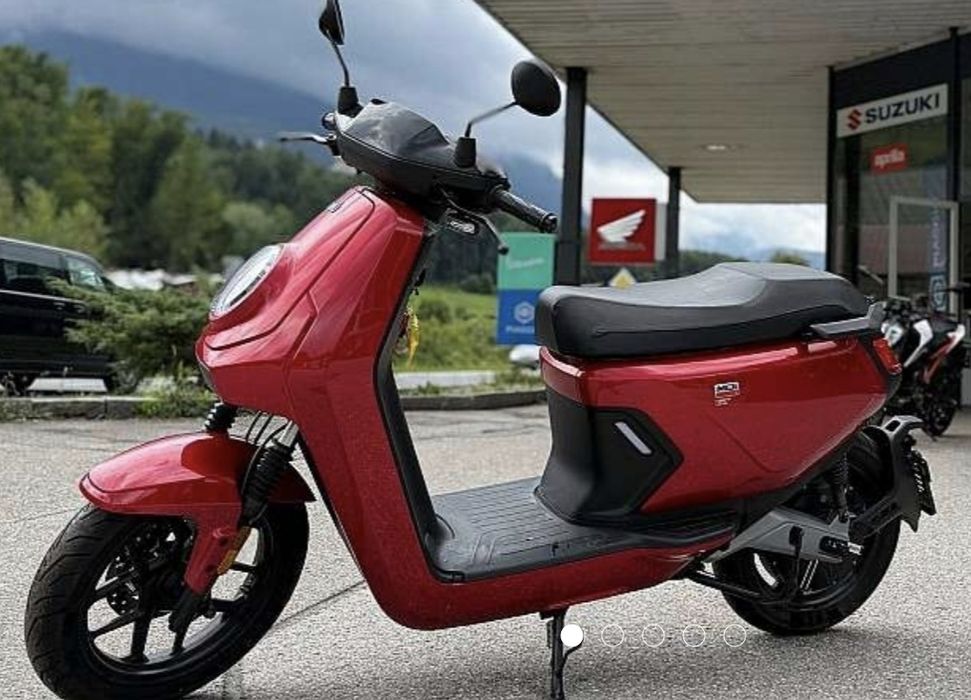 Scuter electric NIU MQI GT cu doua baterii.
