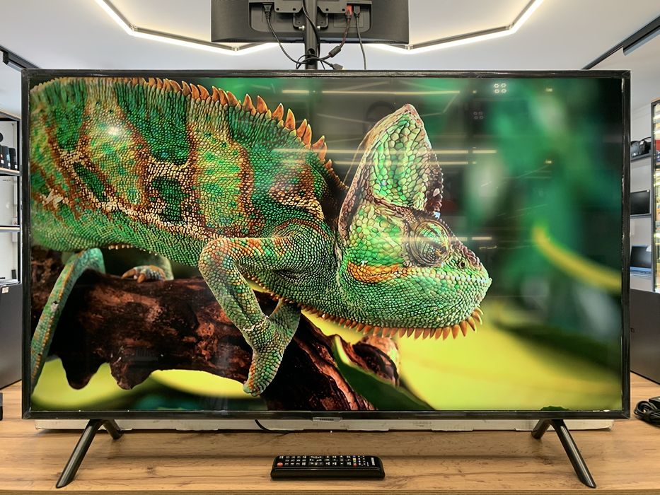 Смарт Телевизор Samsung UE43NU7100U, 109 см, 4K UHD, состояние новое