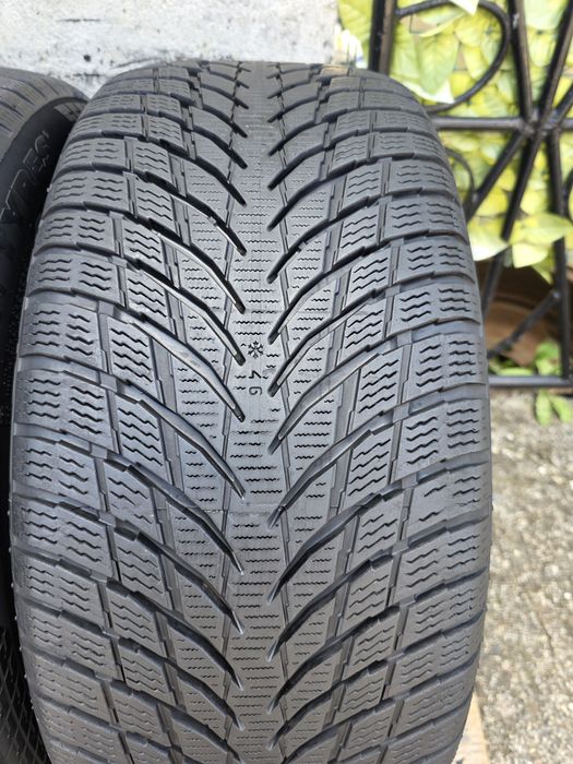 Vând patru anvelope de iarna 235 45 18  nexen/  nokian