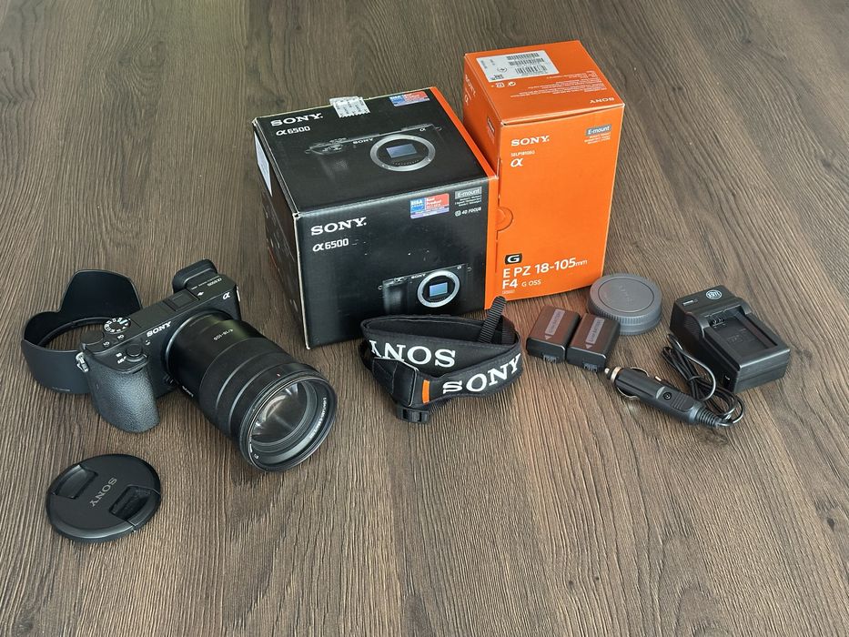 Sony a6500 + E PZ 18-105 mm f4 + батерии и зарядно