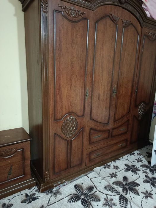 Mebel srochna sotiladi.