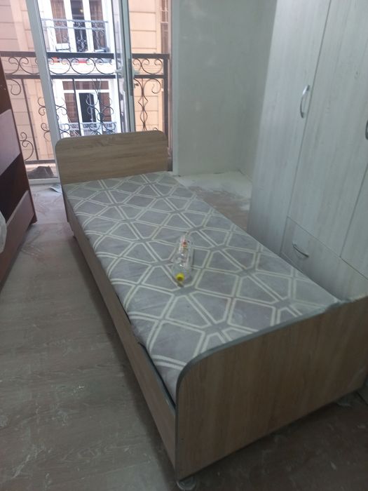 Продам кровать .