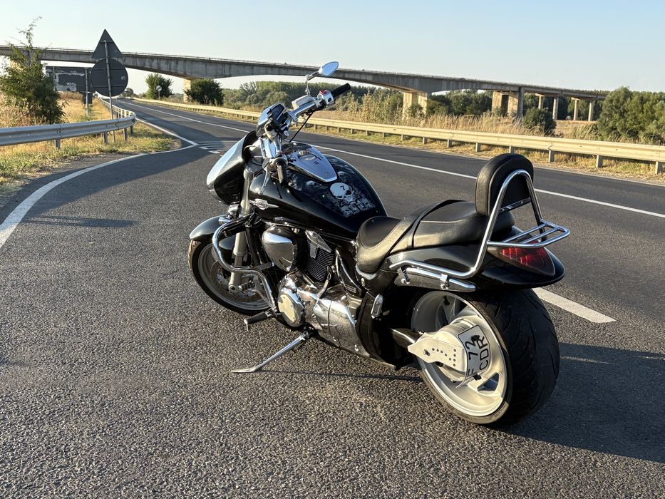 Vand Suzuki Intruder m1800r modificat + accesorii