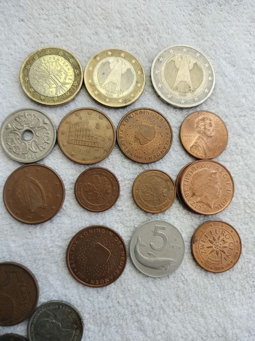 Bani vechi de vînzare