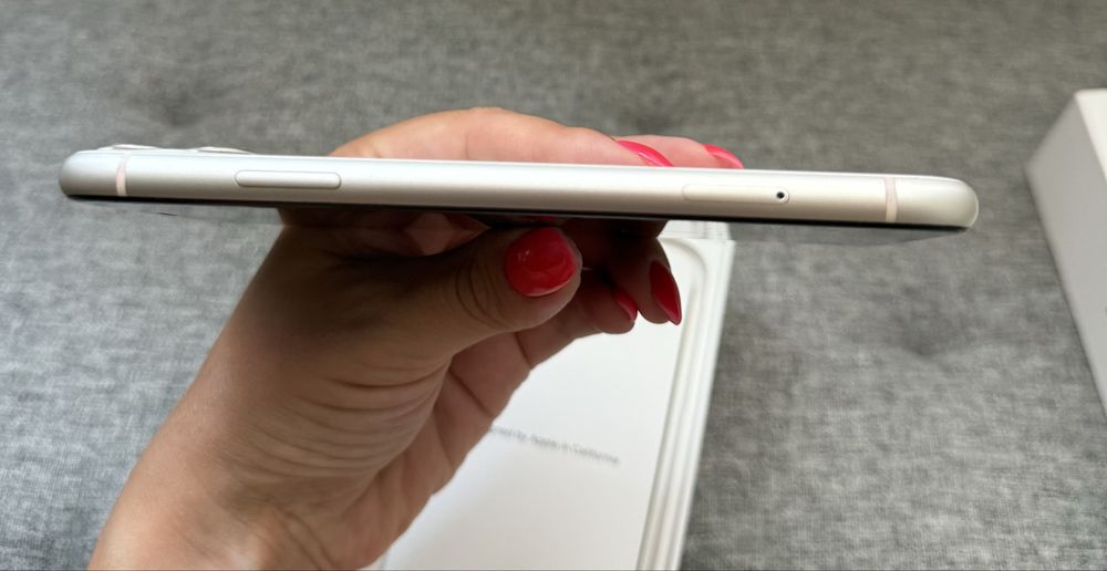 Iphone 11 с кутия