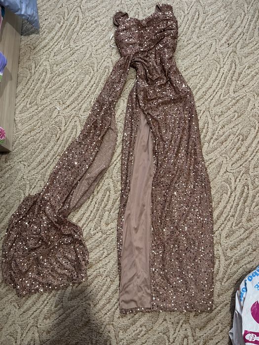 Официална рокля