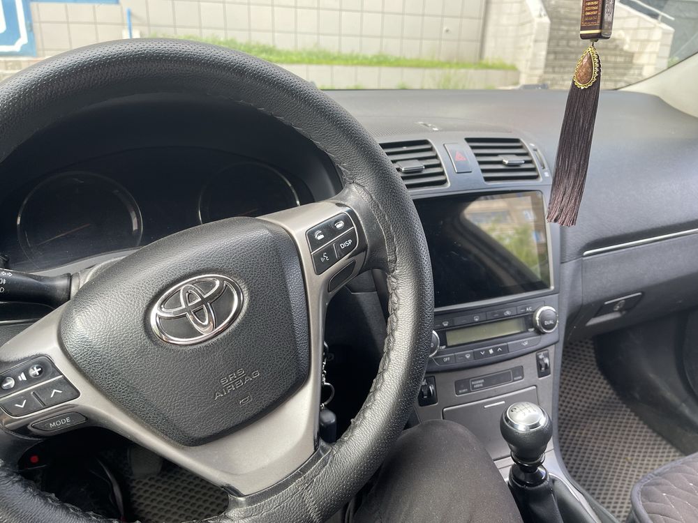 продам Toyota Avensis