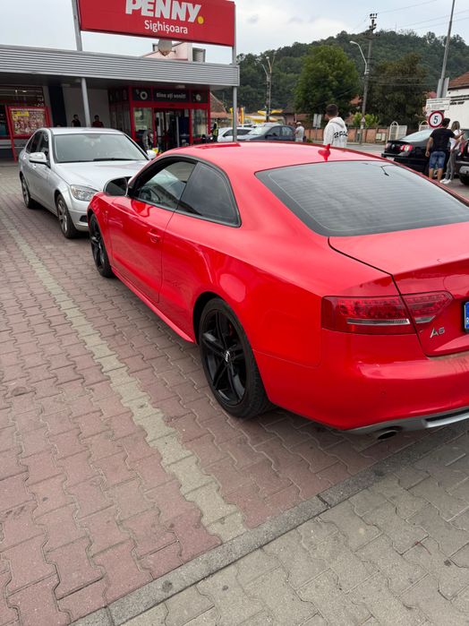 Audi A5 Coupe roșu