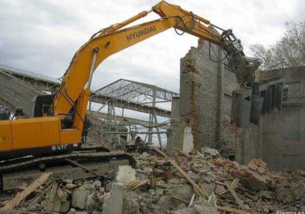Демонтаж здани домов услуги экскватора