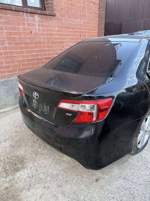 Задний бампер тойота камри 50 se черный