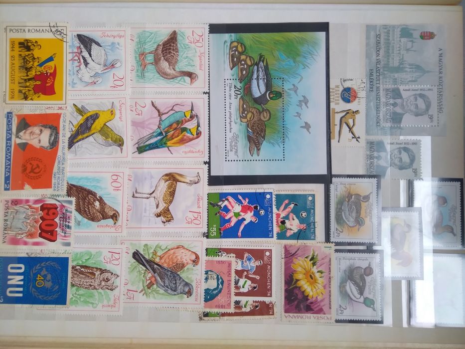 Se vinde colectie de timbre 4 clasoare RDG de 50 vechime