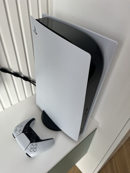 Playstation 5 (PS5) 825 GB + 1 GB SSD + дисково устройство