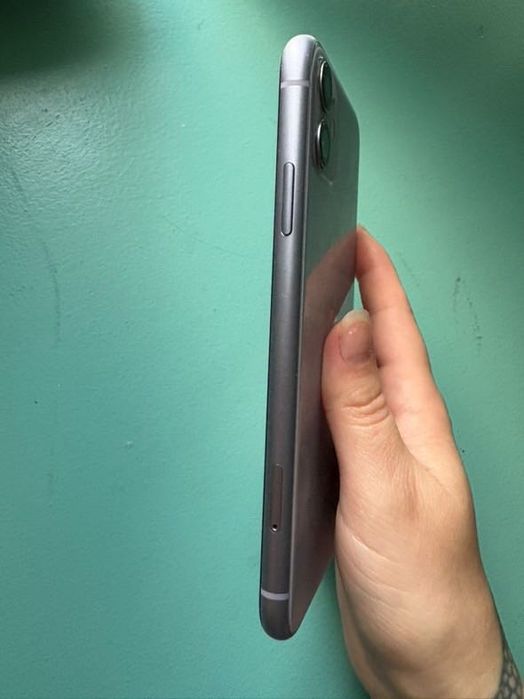 Vand Iphone 11 purple, 64gb