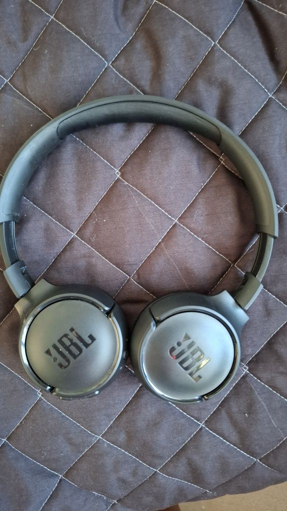 Безжични слушалки JBL