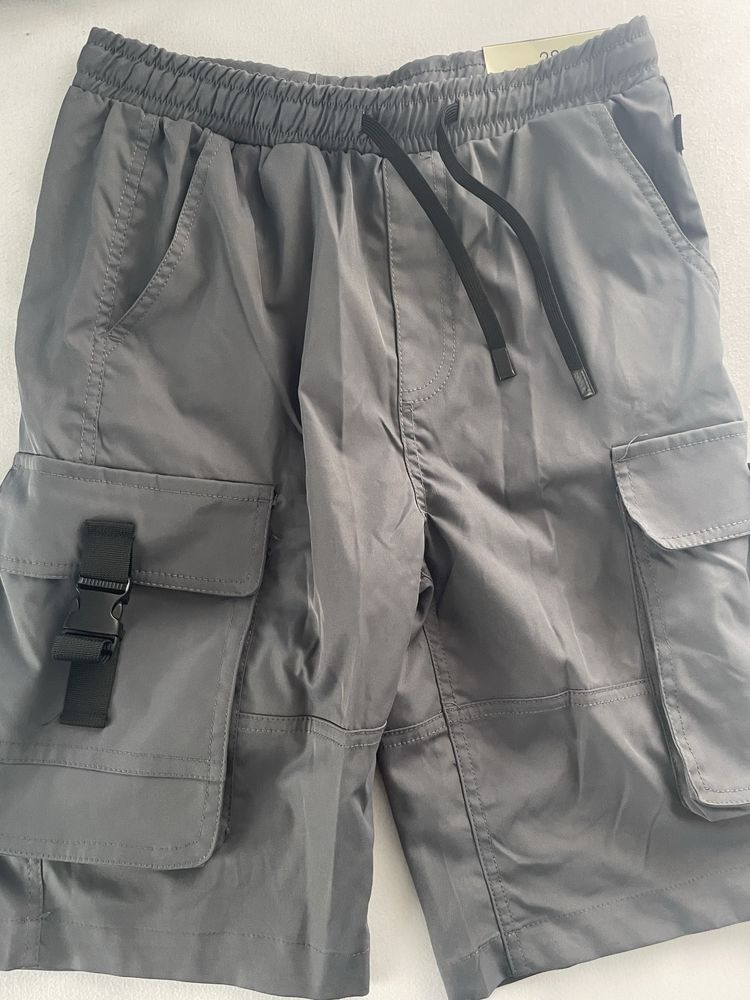 Къси панталони Cropp