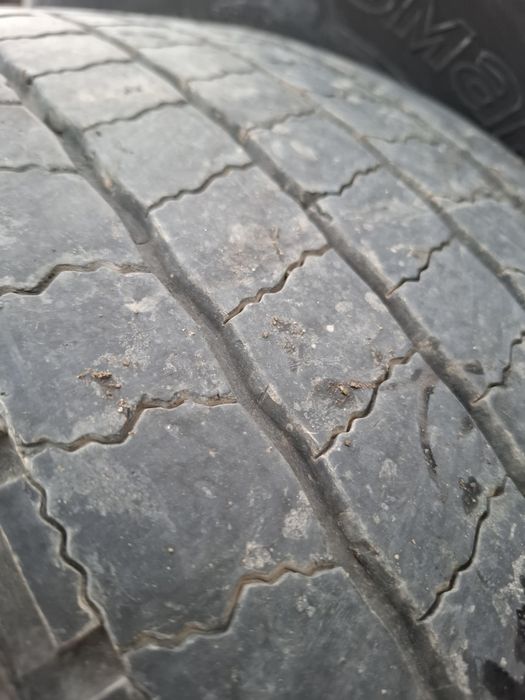 Vand 2 anvelope 385 55 22.5 hankook direcție bune