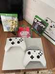 Xbox One S 1 tb 2 manete si jocuri