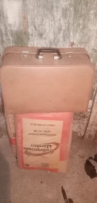 Продам швейную машинку