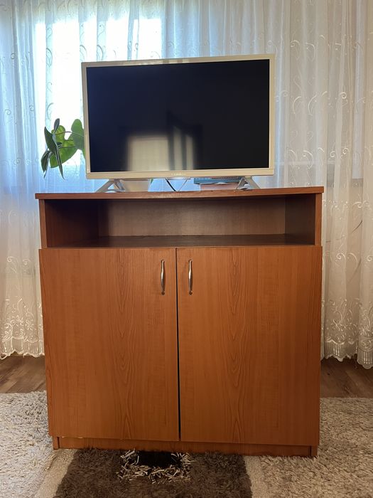 Vând set mobilă, pat și covor