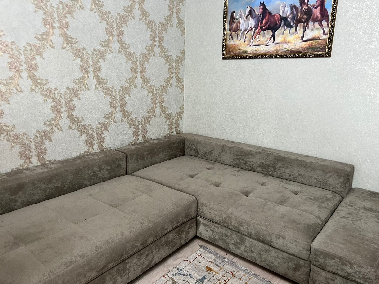 Продается диван в отличном состоянии