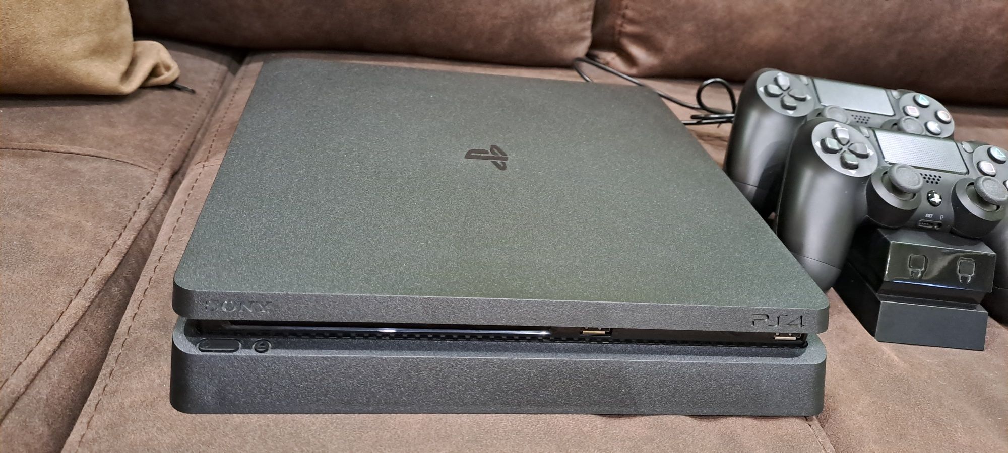 PlayStation 4 slim 500 GB