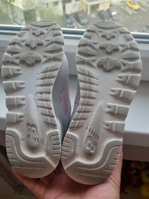 Vând adidas new balance mărime 37.5