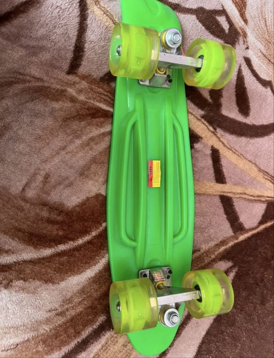 Pennyboard cu lumini