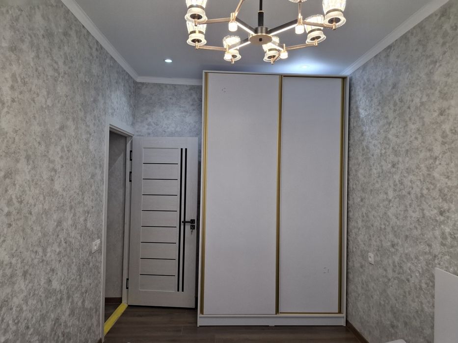 Сдаётся в аренду 3 комнатная квартира с новым евро ремонтом в  центре