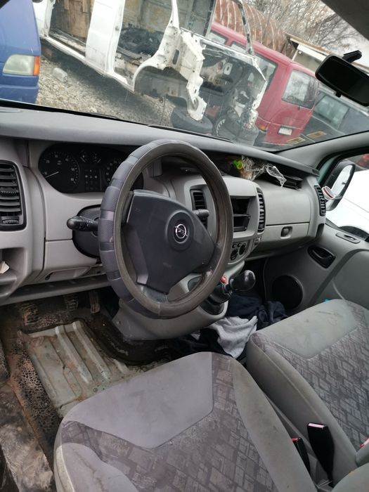 Opel Vivaro 1.9 На Части!