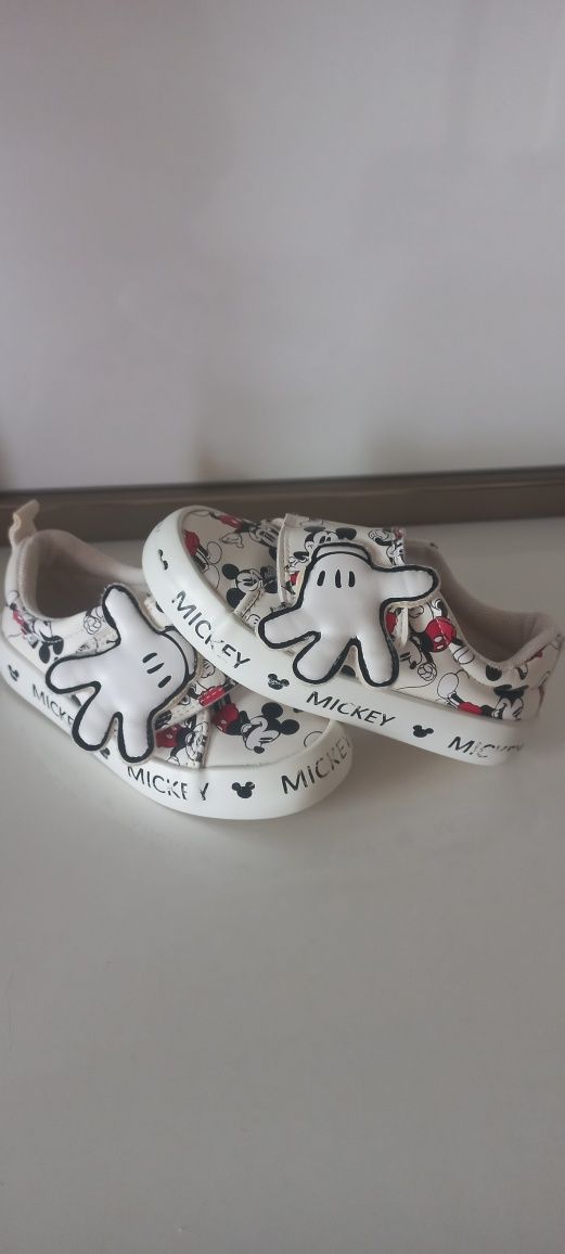 Маратонки Мики Маус  от Н&М