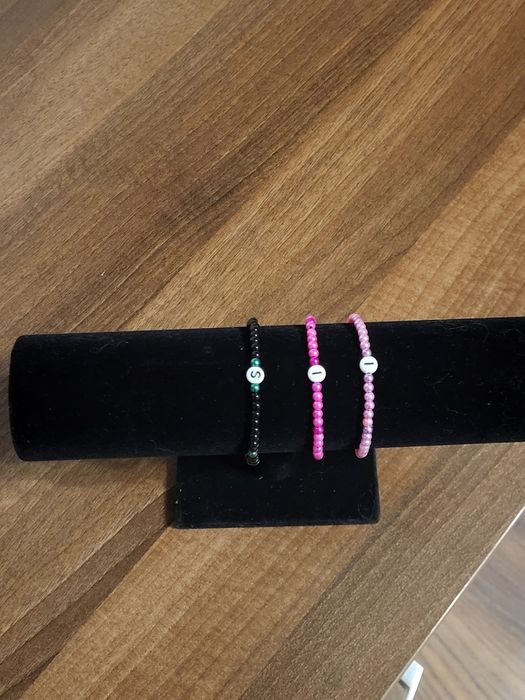 Hand made : inele , coliere , bratari , zgarzi